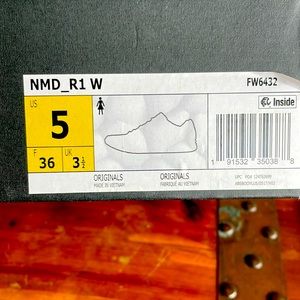 Adidas: NMD R1